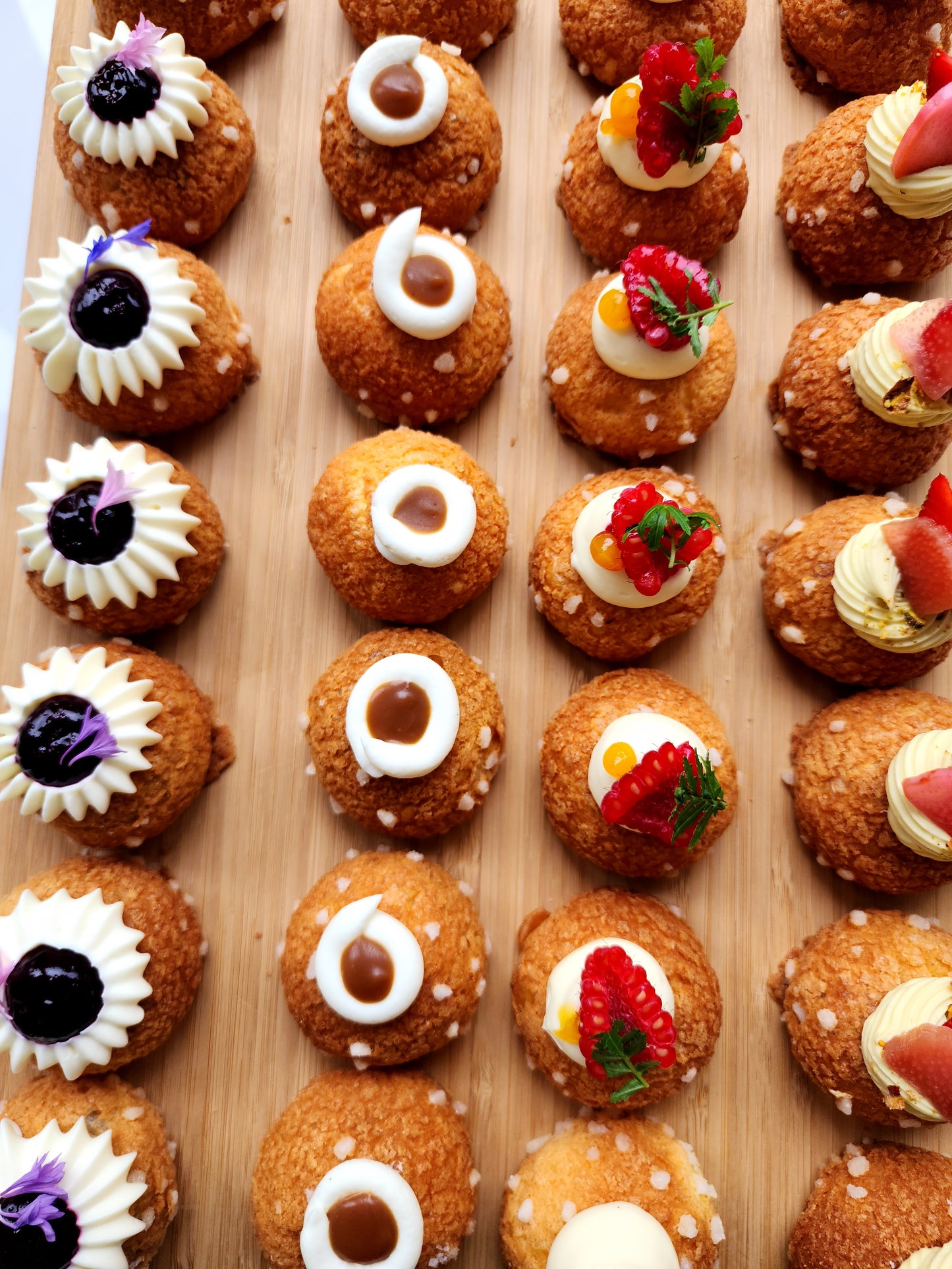 Boîte de 12 Chouquettes garnies